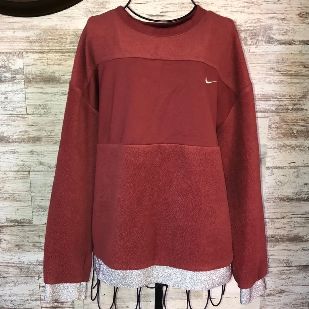 Nike Therma Icon Clash Fleece Crew Neck Pullover red sweatshirt size medium​​ - Picture 2 of 7
